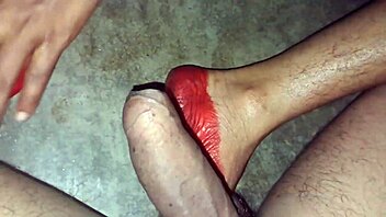 uh, this vid07145448248575658458585485586084588788 shows muscular bbw with big clit and hairy armpit in cosplay