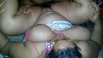 Enchendo o rabo da puta de leite with cum in mouth and anal gaping!