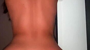 Knuller naboen fra 404 mens mannen jobber, hard 18+ rumpeknull 🔥🍑