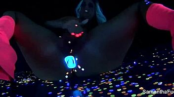 what's samantha saint up to in her solo session today?