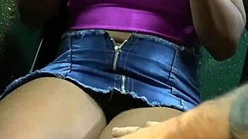 why was my friend without panties at the bar? i got scared!