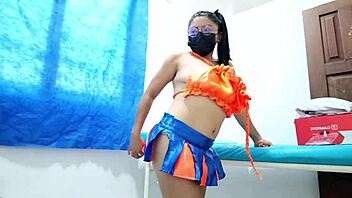 Canadian Beauty Shakes Her Big Ass With Plug Inserted