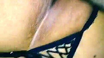 i'm a hot milf with big ass from tuxtla showing off my curves in wild session