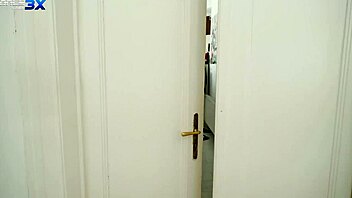 Watch Alyssa Reece And Amirah Adara Lick And Toy Wet Cunts!