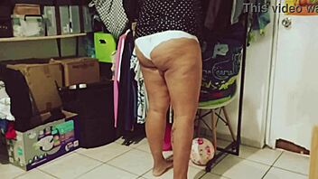 i love watching curvy mexican bbw cleaning the room as voyeur