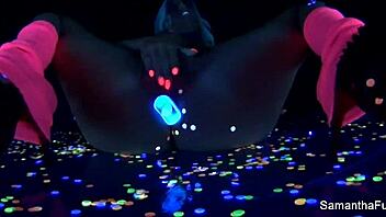 what's samantha saint up to in her solo session today?