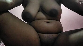 Indian Aunty Fucking Openly With Huge Saggy Tits Exposed!