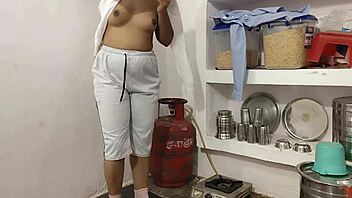 quick kitchen fuck with girlfriend