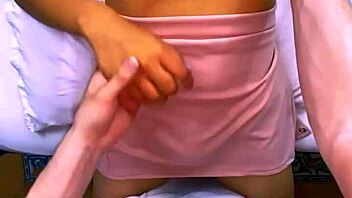 Eldre fyr inviterer kjærestas venninne over for vill sex