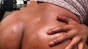 Whoa, big booty Karesha rides massive BBC hard in the car!