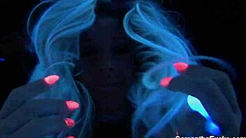 what's samantha saint up to in her solo session today?