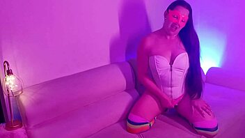 esta camarera lets herself get fucked for money in hidden room while bar crowd parties outside