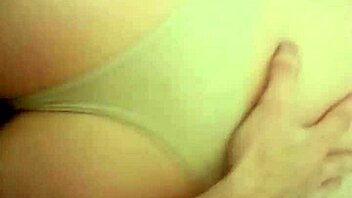 Oh ja, neuk me hard in dit stringetje nu meteen