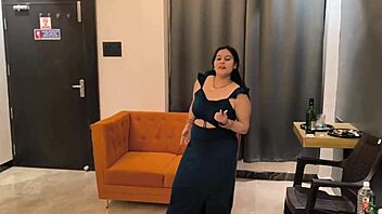 Desi Step Mom Gets Fucked By Step Son While Sucking His Big Dick