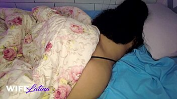 Gravei a bunda dela e ela ficou excitada com meu pau enorme 🍑😈