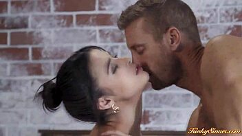 Petite Stripper Satisfies Guy