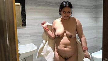 Desi Step Mom Gets Fucked By Step Son While Sucking His Big Dick