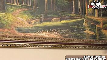 Prečo chce škaredá stará chlpatá nemecká babka sex v pančuchách a legínach?