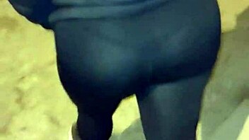 Check out this curvy mature with see-through leggings flashing in public 😏