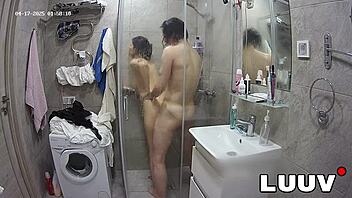 i caught tattooed alice joining her boyfriend in the shower on webcam