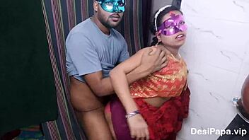 Horny Indian housewife gets pounded doggystyle in rough homemade quickie