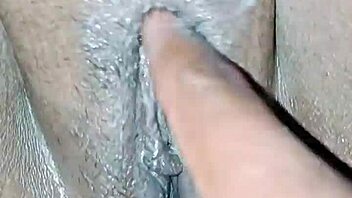 Pussy Adds Ice Cream Before Eating