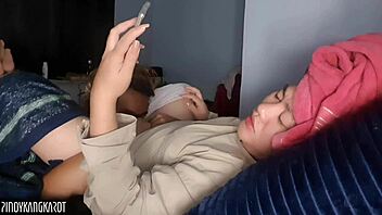 Sa ko kumain ny puke turns into asian chubby clit play with wet pussy squirting 😏💦