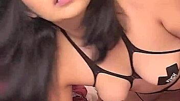 Hey flaca de hidalgo why not give those amazing bounces on my hard verga?