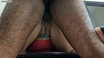 Meu Natal Favorito Ganhei Pau Duro na Bunda e Porra Grossa!