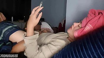 Sa ko kumain ny puke turns into asian chubby clit play with wet pussy squirting 😏💦