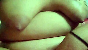 Latina pornstar exhibits her pussy and masturbates with intense desire. She's full of lust, eager to ride cock in solo session.