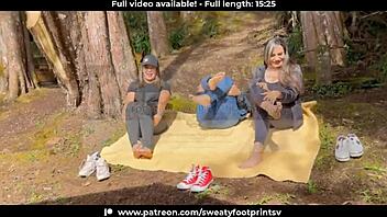 feeling the thrill of removing sweaty shoes and socks on medellin cableway part 2