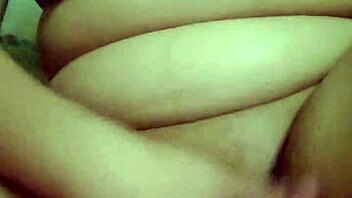 Latina pornstar exhibits her pussy and masturbates with intense desire. She's full of lust, eager to ride cock in solo session.