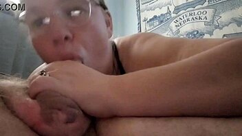 amateur bbw blows big pierced cock