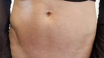 Wow kolla stora shemale-kuken spruta hårt i strumpbyxor nylonfetisch 🍆💦