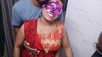 Horny Indian housewife gets pounded doggystyle in rough homemade quickie