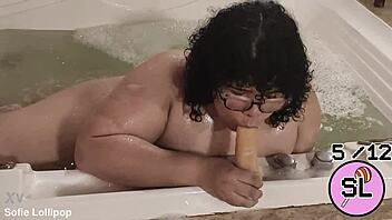 Trans babe massages solo