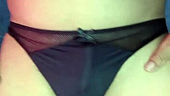 modelando esta tanguita de satén tan sexy con mi lencería y juguetes bailando un poco