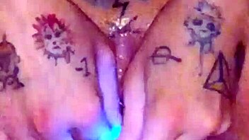 Amateur beauty with big natural tits trains her body in winter special show