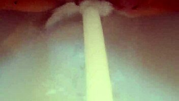 Hey, Gretala is playing with her pussy lips and muscular spots 😏