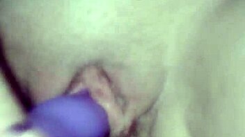 Sesi Solo Seru Pakai Toys Meledak Orgasme!