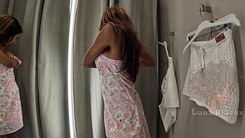 omg check out this chica getting recorded in the fitting room everyone sees her naked ass and tits 😱