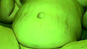 Your feet drive me wild, thick milf - let's indulge this fetish!