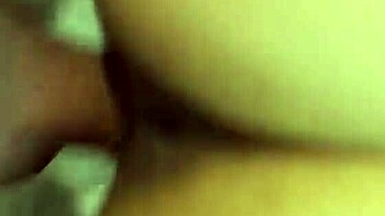 latina teen shares tight style tips in casual chat with friends