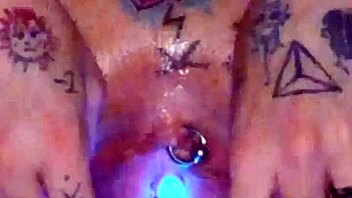 Amateur beauty with big natural tits trains her body in winter special show