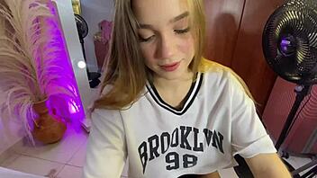 Exclamatory-Raw young colombian sucks boyfriend's cock and stops him from cumming for bad behavior!