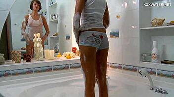  russian horny slut sima zasadilo masturbates in the bathtub