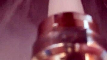 Hey, Gretala is playing with her pussy lips and muscular spots 😏