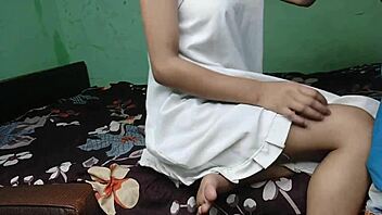 Indian desi bhabhi calls boyfriend for hardcore blowjob and cowgirl riding fuck!