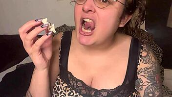 hey check out this fetish video with sexy mouth and popcorn crunching